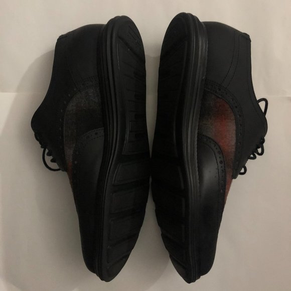 Shoes - Picture 3 of 3